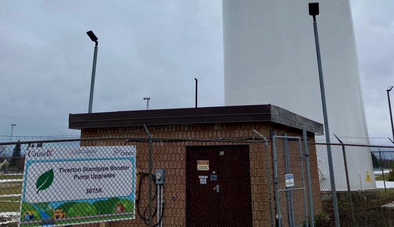 A photograph of Tiverton water tower in Kincardine, Ontario.