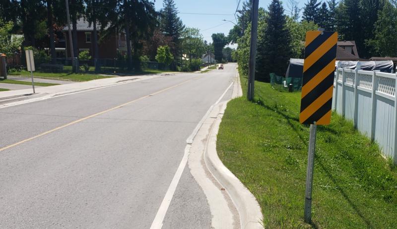 The curb and road of Margaret Steet.